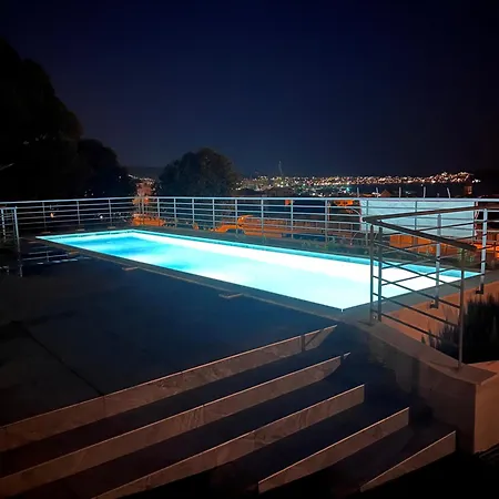 Karlo Apartmán *